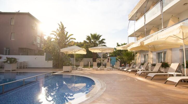 Mos Otel Çeşme