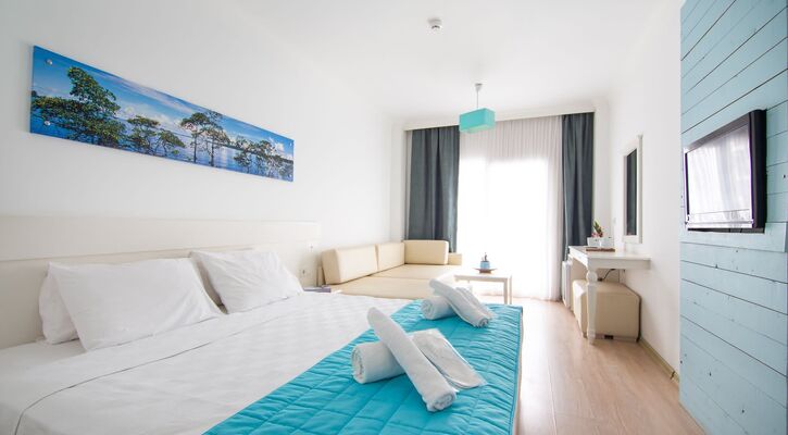 Mos Otel Çeşme
