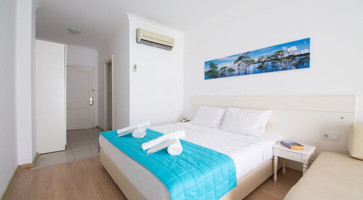 Mos Otel Çeşme