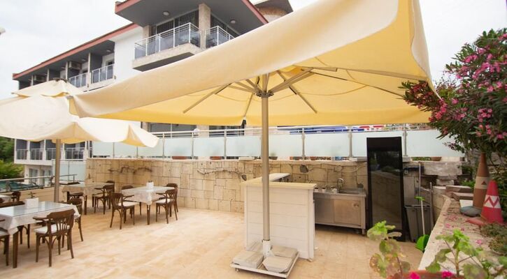 Mos Otel Çeşme