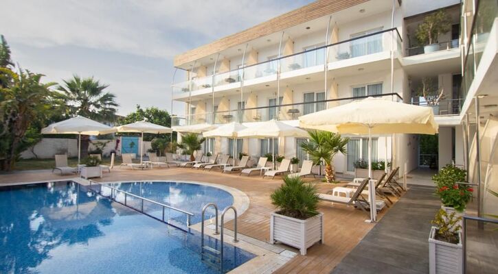 Mos Otel Çeşme