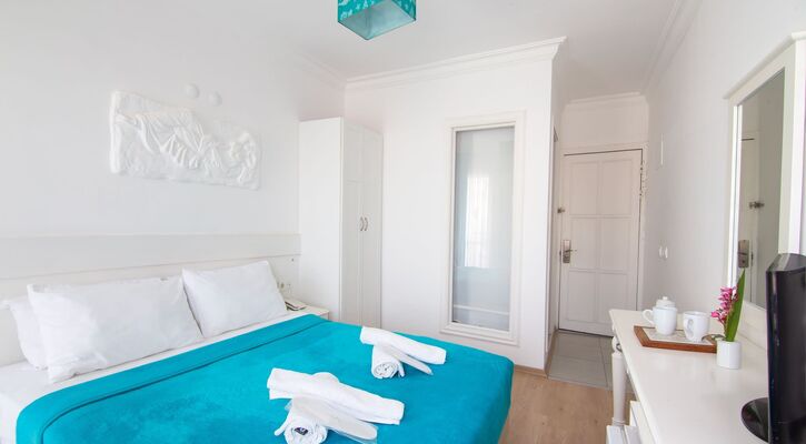 Mos Otel Çeşme