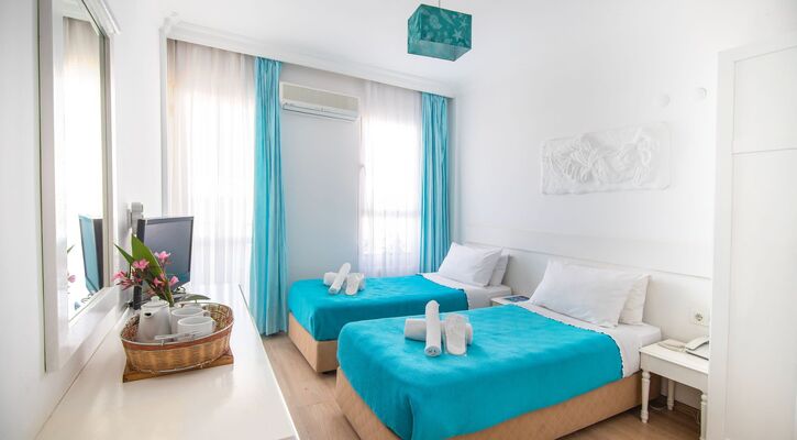Mos Otel Çeşme