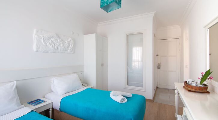 Mos Otel Çeşme