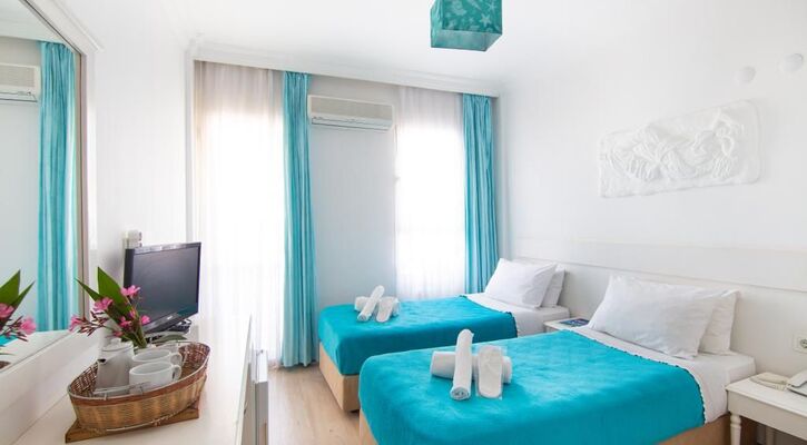 Mos Otel Çeşme
