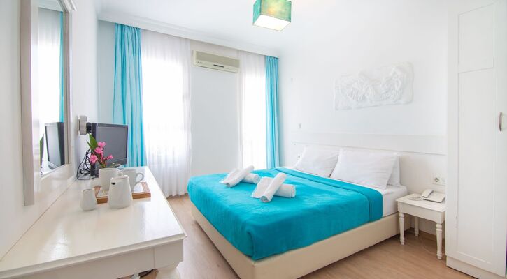 Mos Otel Çeşme