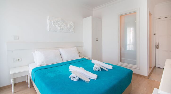 Mos Otel Çeşme