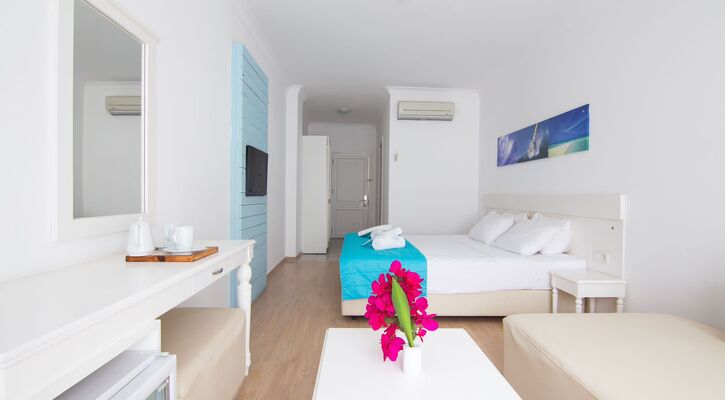 Mos Otel Çeşme