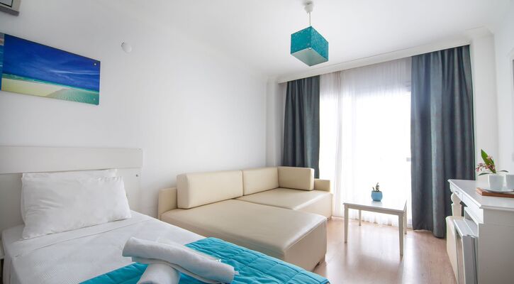 Mos Otel Çeşme