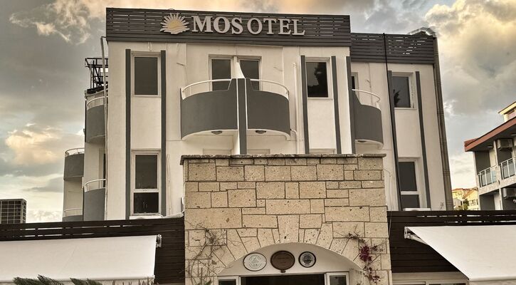 Mos Otel Çeşme